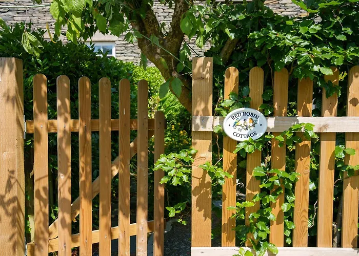 Red Robin Cottage - With Parking For One Car