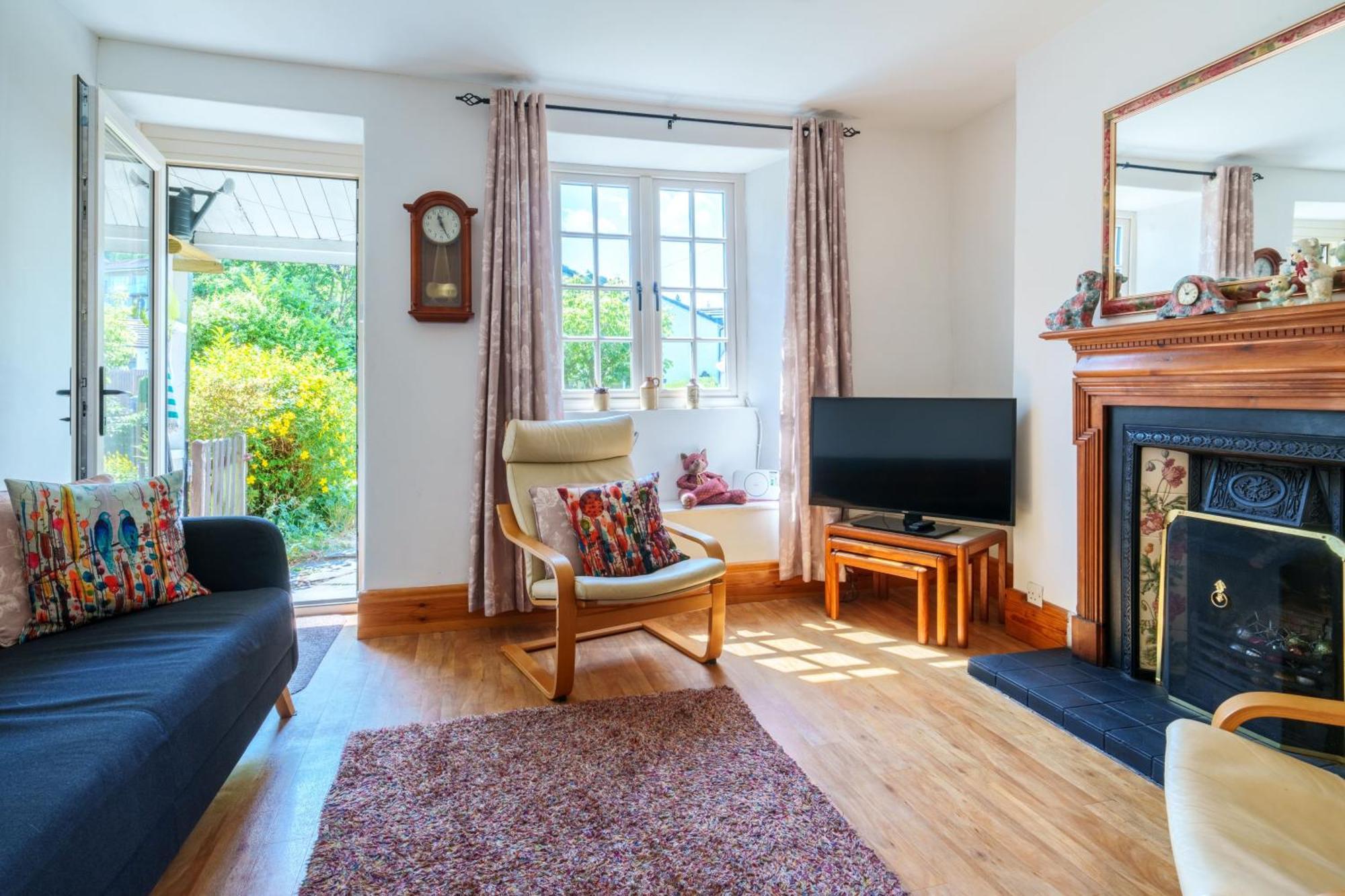 Red Robin - With Parking For One Car Holiday home
